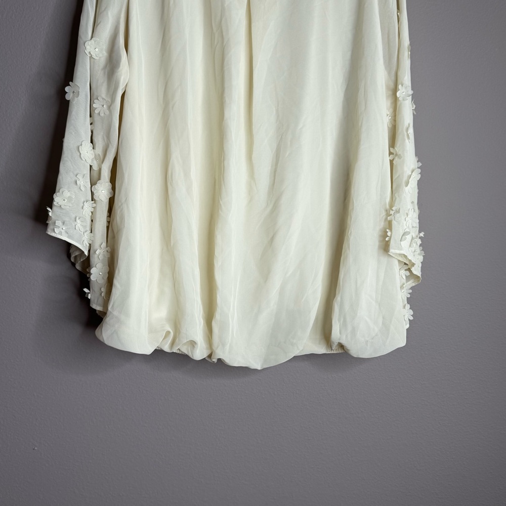 I.N. Studio 3-D Floral Applique Semi Sheer Sleeves Details Cream Blouse Sz 3X - Picture 8 of 11